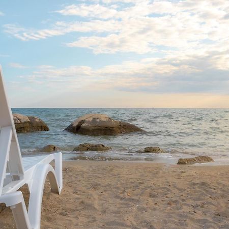 Apartments Zambratija With Sea View Bagian luar foto