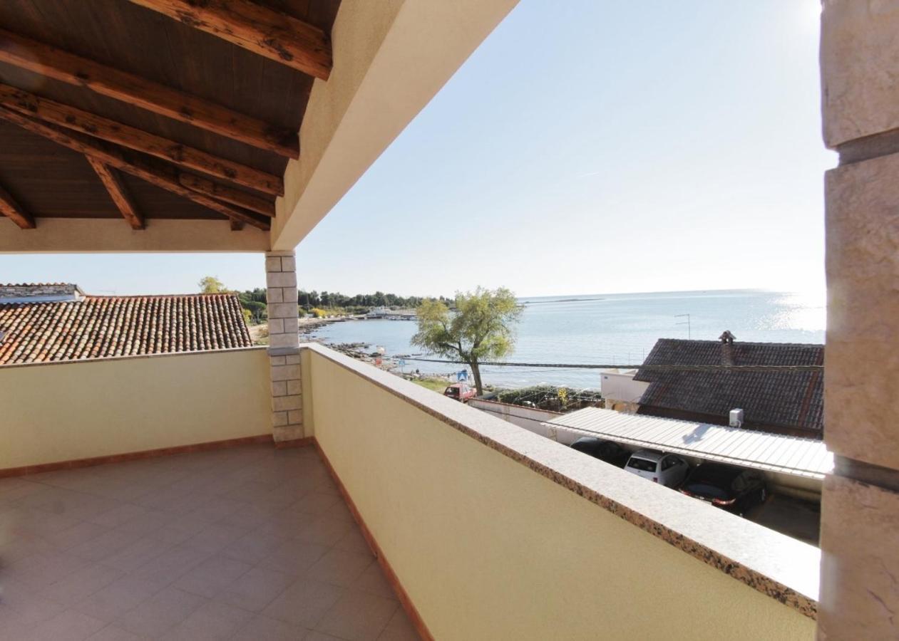 Apartments Zambratija With Sea View Bagian luar foto