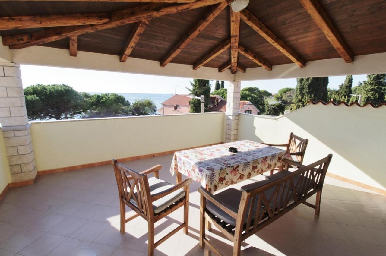 Apartments Zambratija With Sea View Bagian luar foto