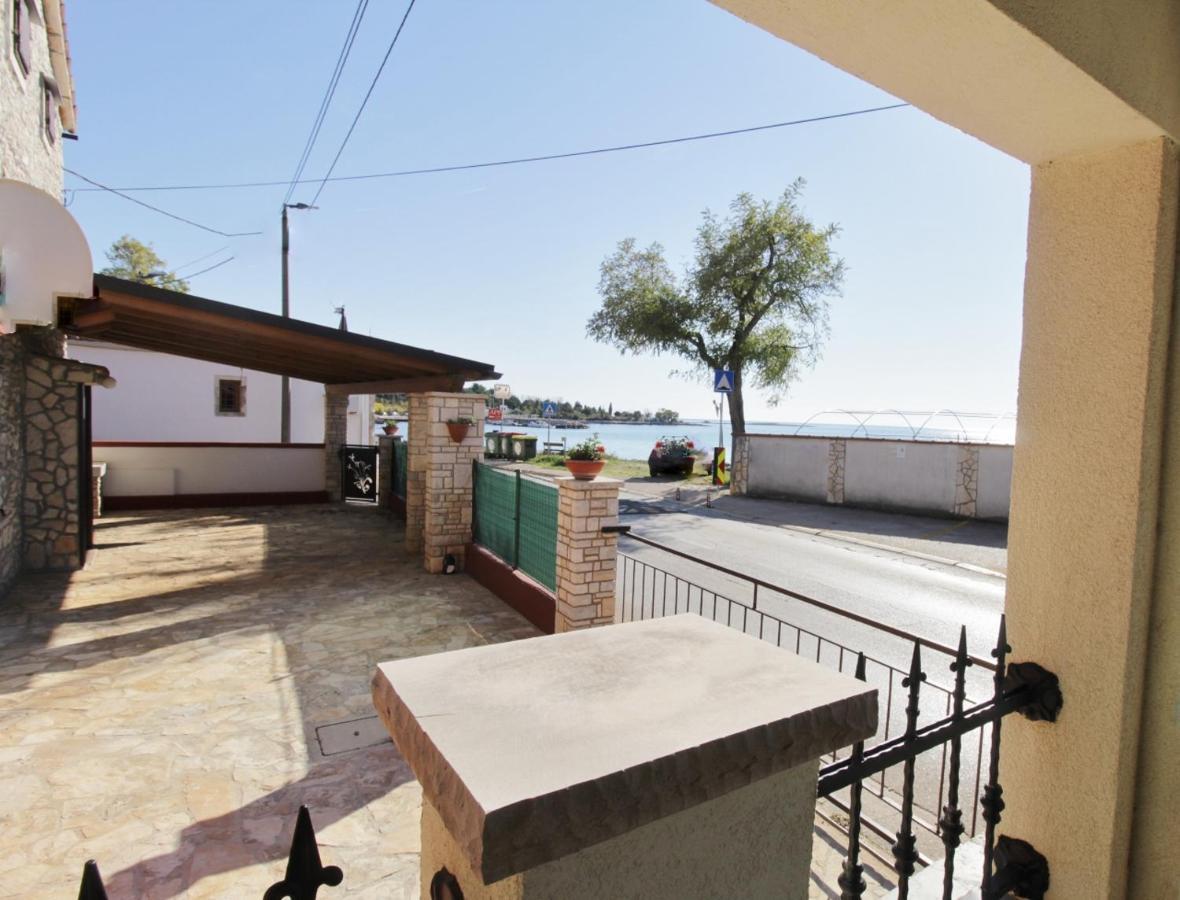 Apartments Zambratija With Sea View Bagian luar foto