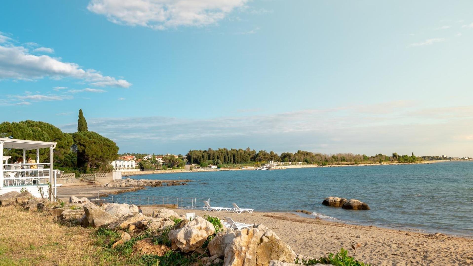 Apartments Zambratija With Sea View Bagian luar foto